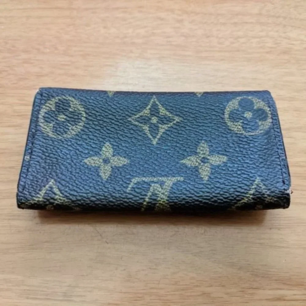 Louis Vuitton Monogram Key Holder/Wallet #1173💥PRICE DROP💥
